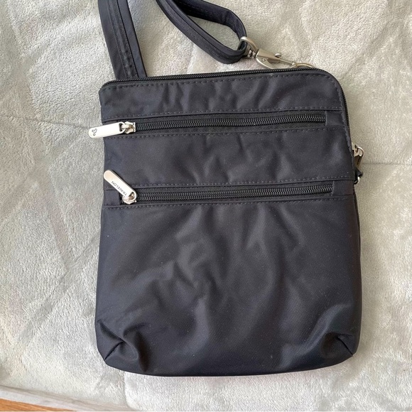 Travelon Bags Antitheft Classic Slim Double Zip Crossbody Bag
